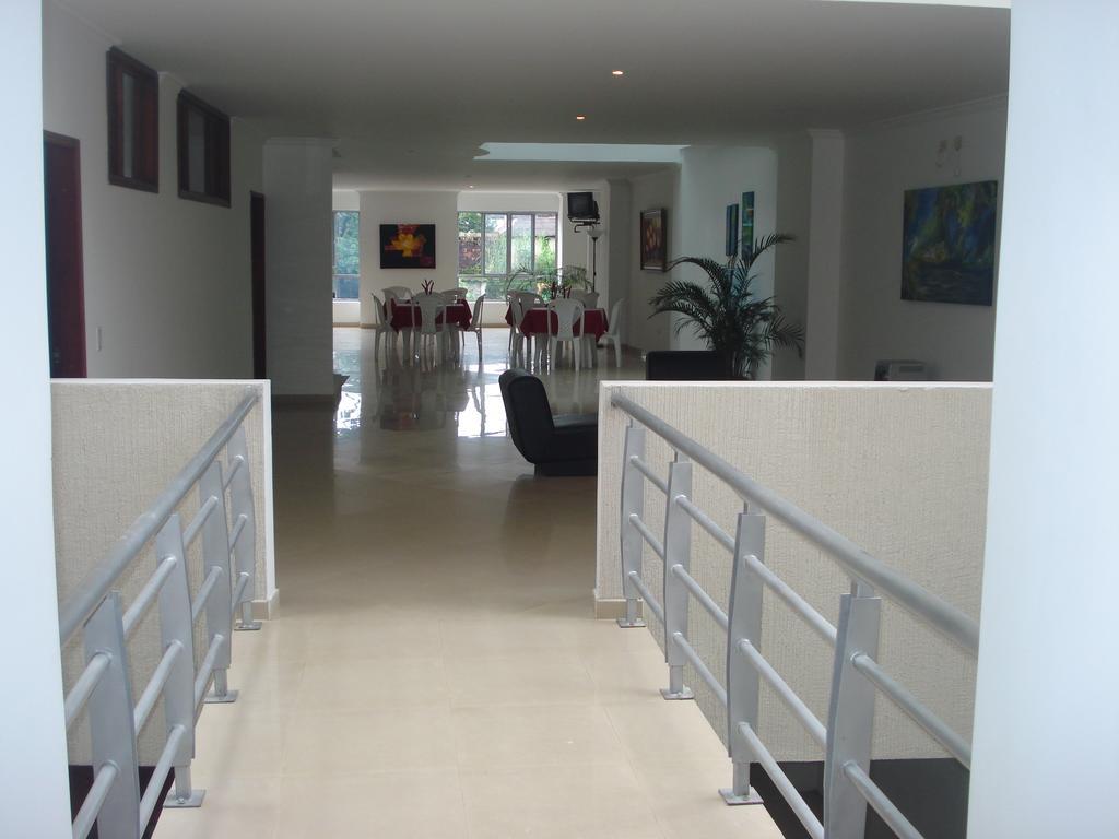 Hotel Puerta De Alcala Villavicencio Exterior foto